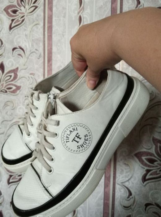 Кроссы б/у в одни руки