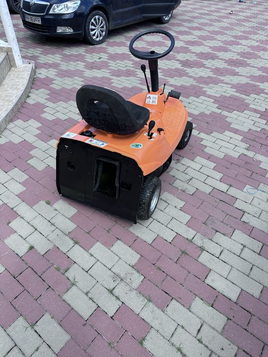 Tractoras de tuns gazon