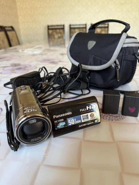 Продам Видеокамера Panasonic HC-V500