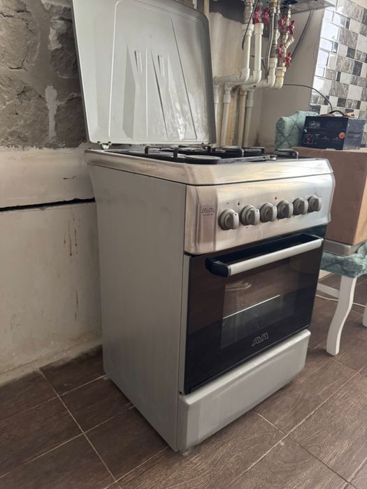 Продам газовую плиту