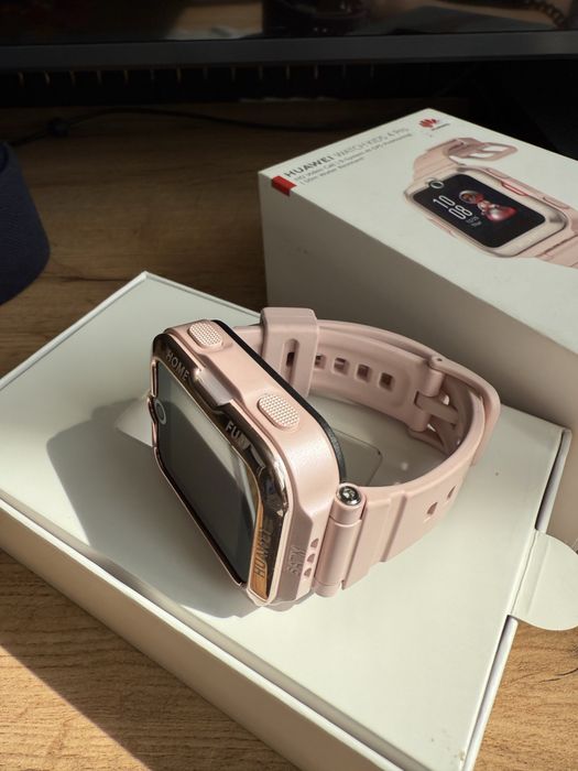 Продам huawei детские смарт часы