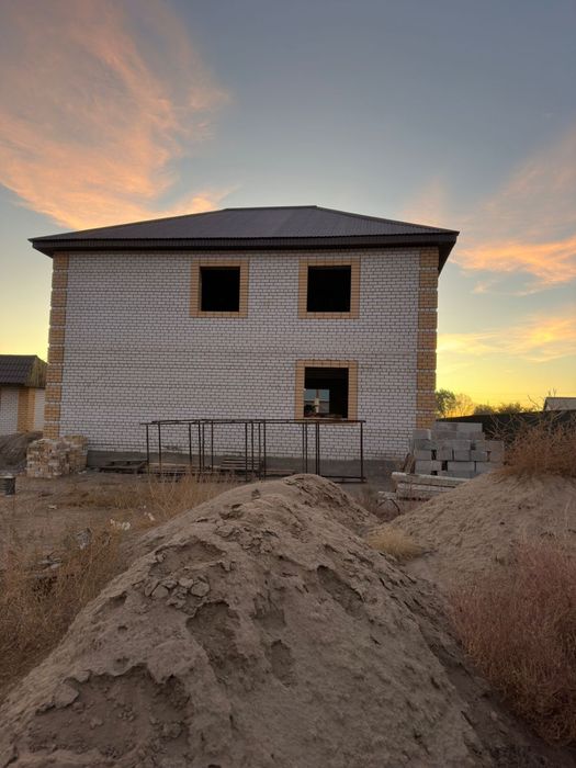 Продается черновой дом с участком