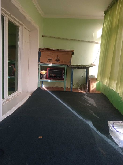 Shahar markazidan 2 xonali uy sotiladi.