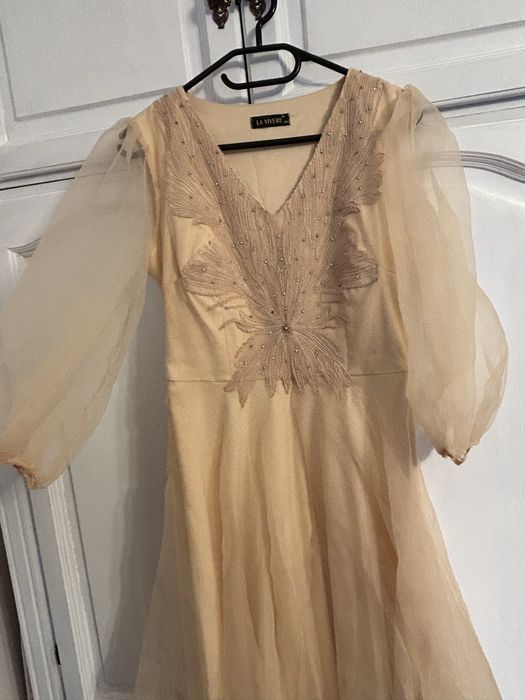 Vand rochie de ocazie