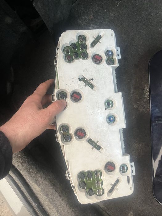 Щиток оптитрон панель приборов Субару б4