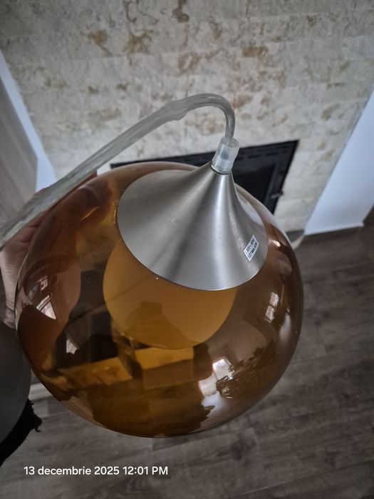 Pendule,lustre de vânzare.