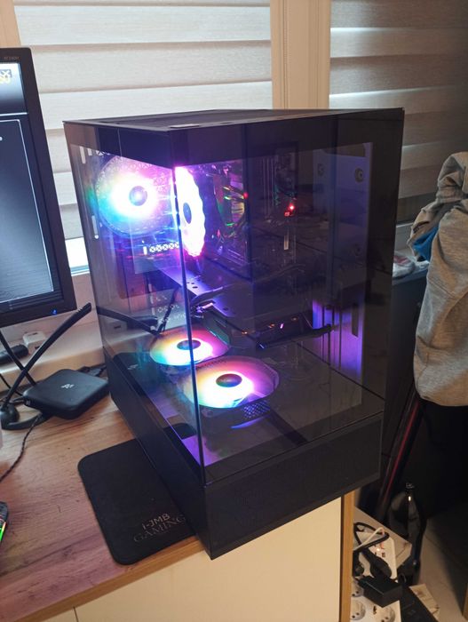 Геймърски компютър Ryzen 7