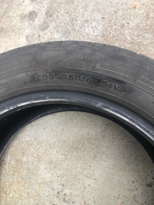 Два броя 205/55/16 всесезонни гуми Goodyear на два месеца.