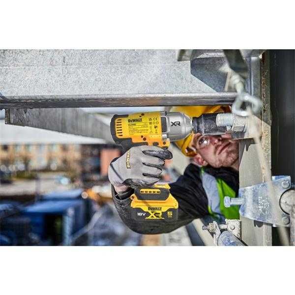 Акумулаторен ударен гайковерт DeWALT DCF900P2T, 18 V, 1898 Nm