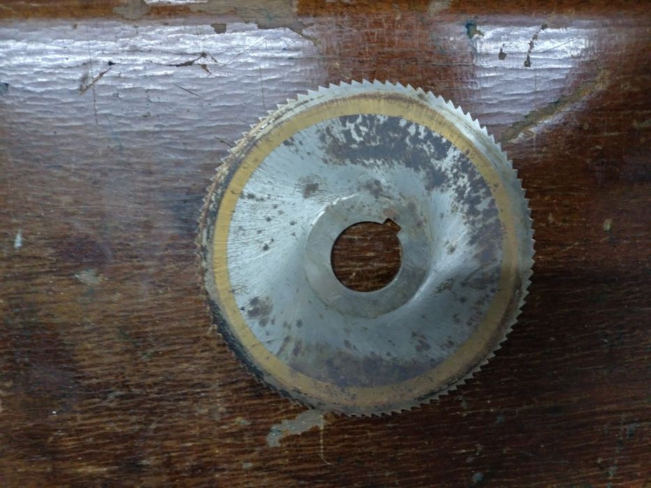 Продам Фрезы токарные