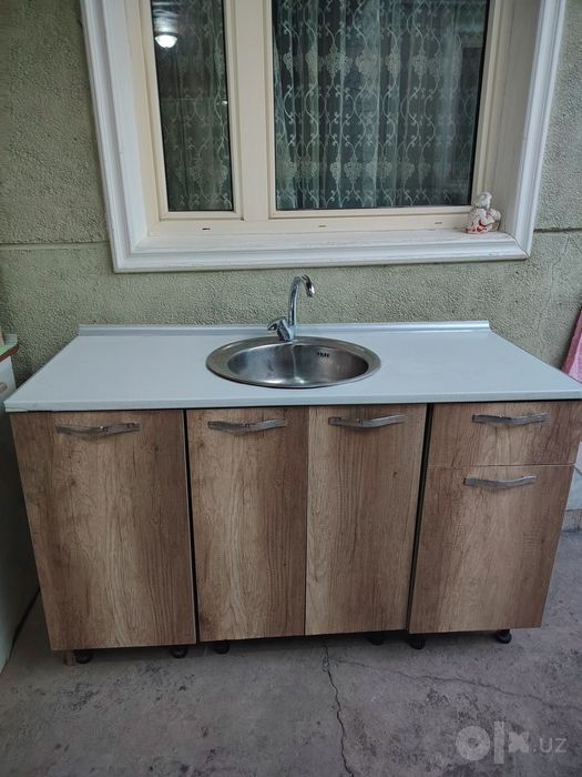 Кухонный шкаф продается