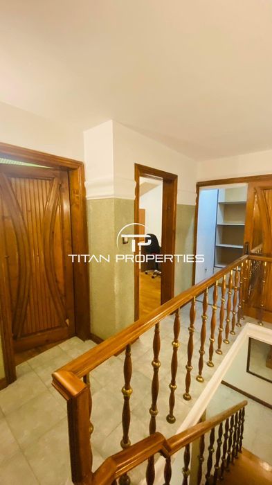 Ексклузивна оферта! Тристаен апартамент на 2 нива с АКТ 16 в Центъра