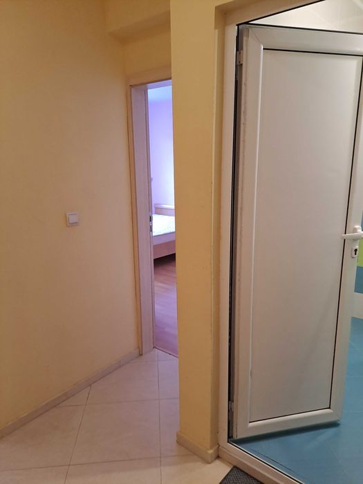 Собственик отдава частно двустаен апартамент в Зона Б-18