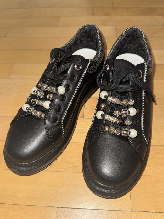 Кецове Tosca Blu - бели/черни, 39 номер