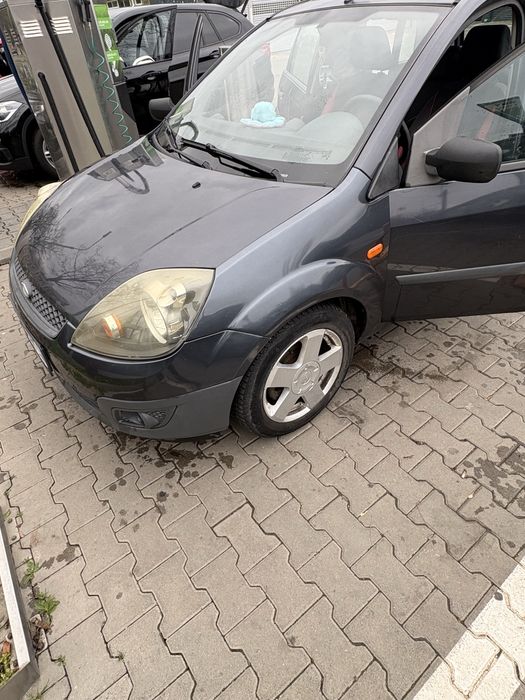 Ford fiesta              .