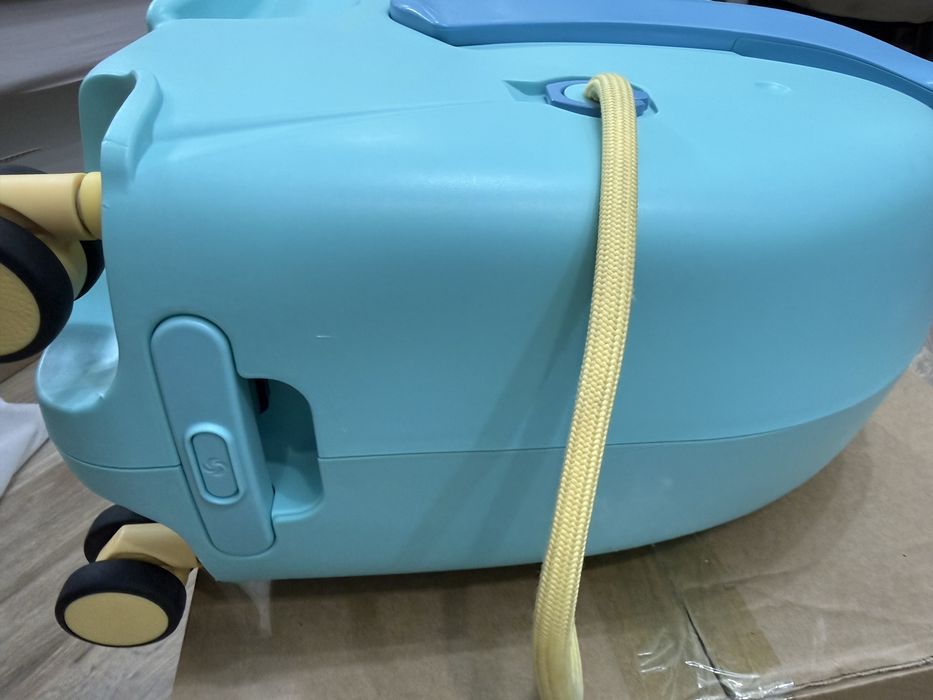 Продам детский чемодан Samsonite