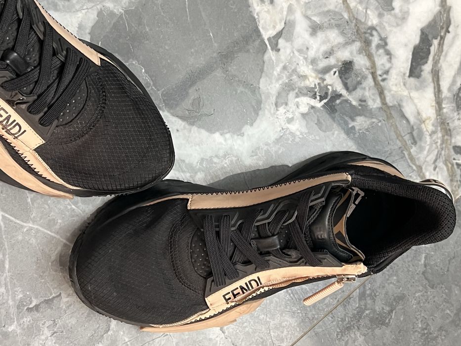 Adidași Fendi Flow originali mărimea 38