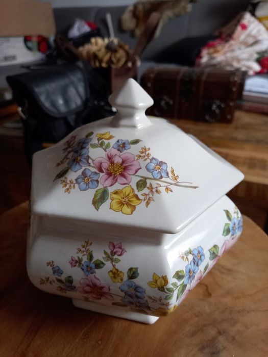 Vând bomboniera ceramica