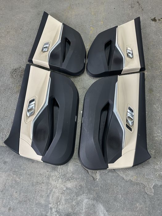 Bmw G20 бежъв комплект кори за врати