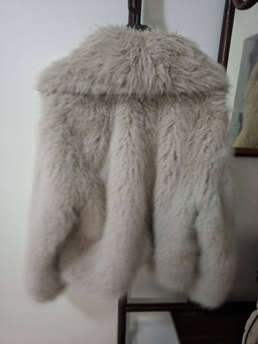 Vind  blana sintetica Zara