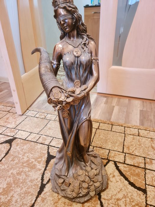 Cтатуэтка богиня фортуны