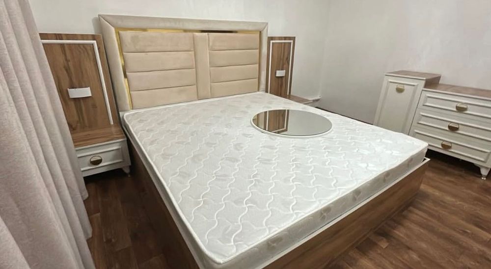 Продаю кровать с тумбочкой