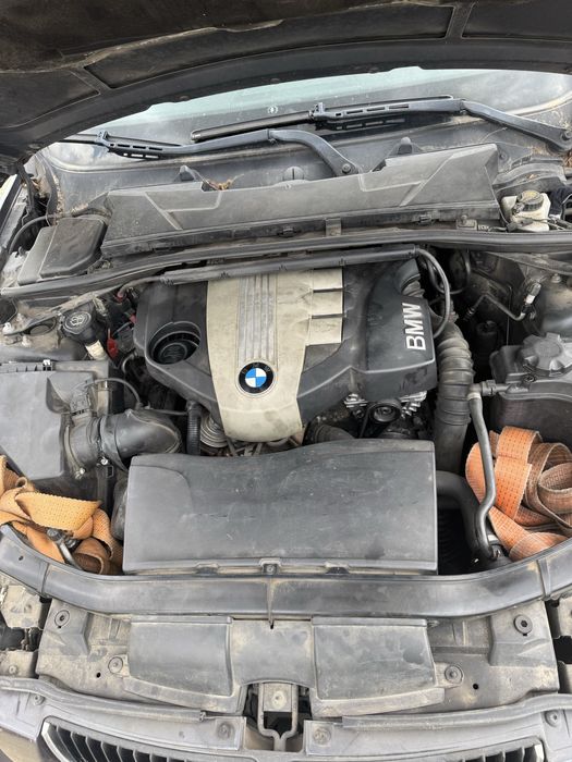 Dezmembrez bmw e90 318d
