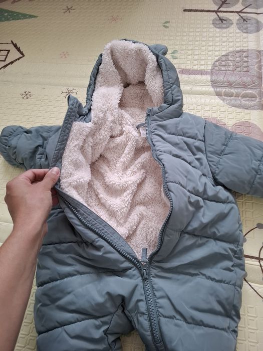 Зимен космонавт HM и зимна шапка