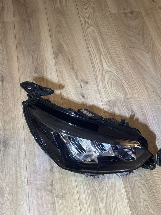 Far Peugeot 208 2 2019 - 2022 faruri stanga dreapta led