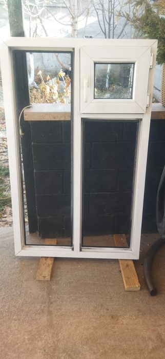 Пластиковое окно ,б/у