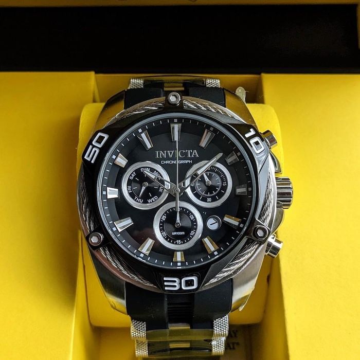 Срочно продам Часы Invicta Bolt