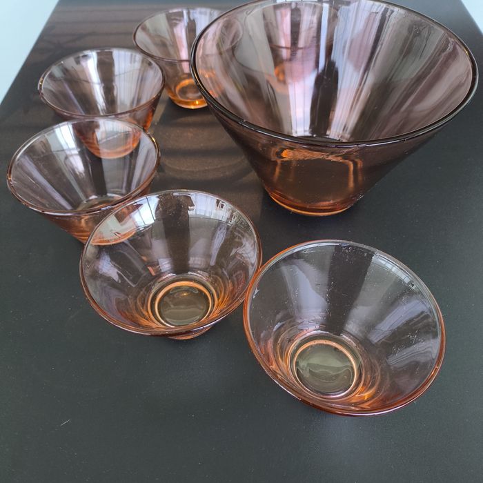 Комплект стъклени 6 + 1 купички.