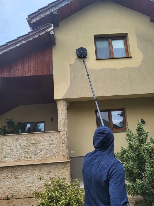 Spălare / curățare pavaje , fațade și panouri fotovoltaice