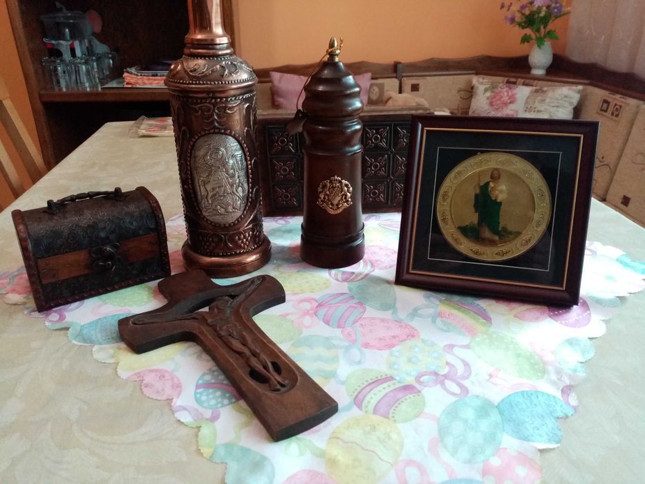 Стара мелничка с позлатен герб, Италия, 1960 г.