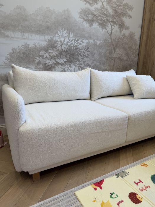 Продается диван в хорошем состоянии