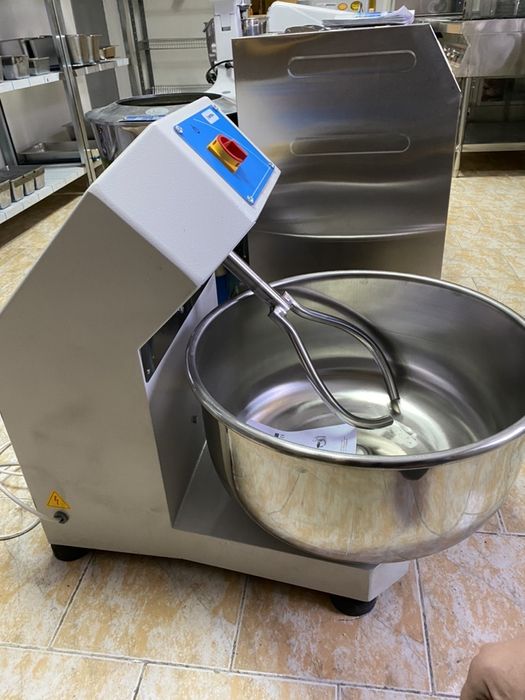 Тестомес миксер планетарный