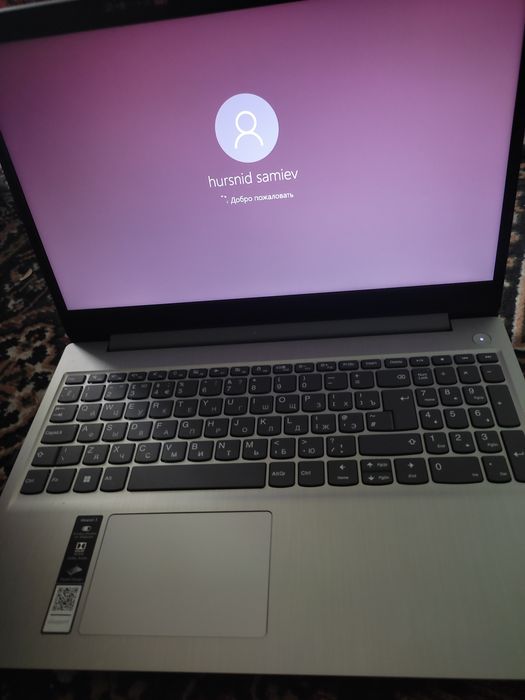 Lenova idapat 3 Noutbuk sotiladi