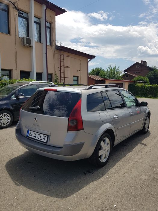 Vand Renaul Megan Motor 1.5 consum de 5.4 An 2004 Acte valabile fiscal pe loc Mașină funcționează perfect