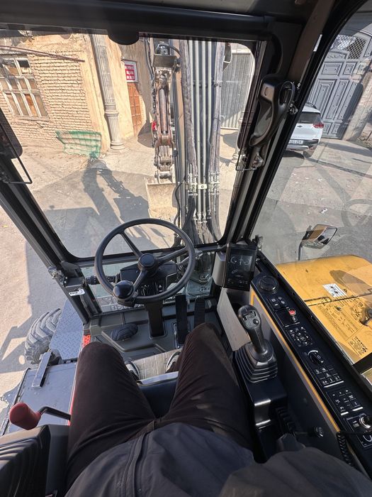 Srochno Mini Ekskavator Volvo EW60E Sotiladi