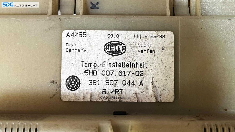 Panou Modul Unitate Comanda AC Aer Conditionat Clima Climatronic Volkswagen Passat B5 1997 - 2001 Cod 3B1907044A 5HB007617 [LC0681]