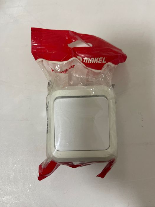 2 розетки и 3 включателя