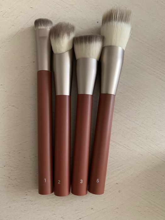 Set pensule machiaj Rose Inc