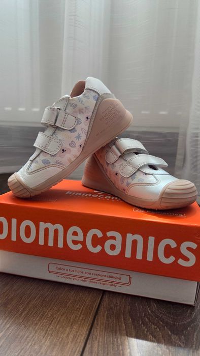 Pantofi piele Biomecanics 24