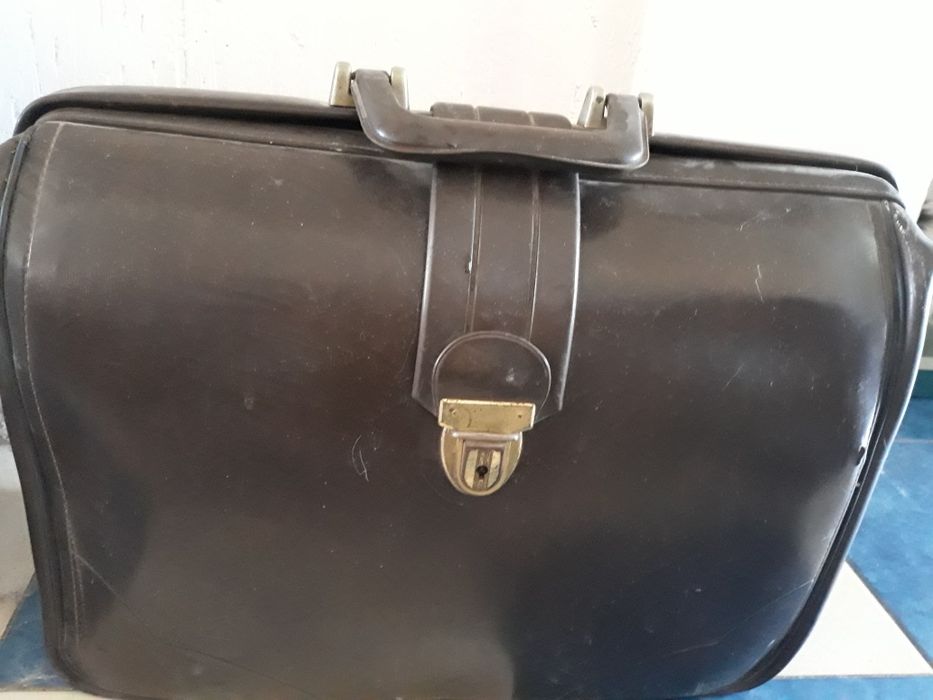 Чемоданы б.у. и саквояж б.у.