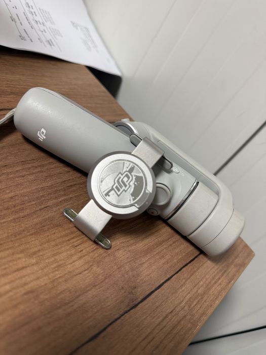 DJI Osmo Mobile - Stabilizator gimbal pentru smartphone