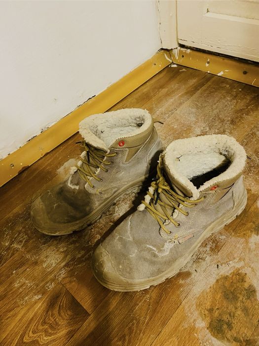 Тегін заттар керек адам алсын