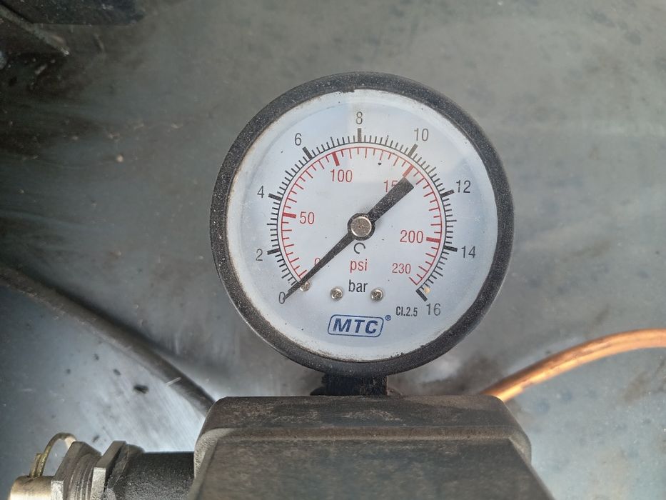 Продам компрессор срочно