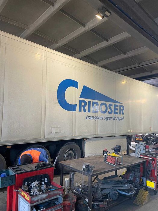 Vând semiremorcă SCHMITZ – stare bună