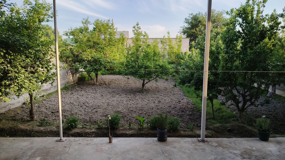 Uy sotiladi 7 sotix uydagi hamma narsa qoladi