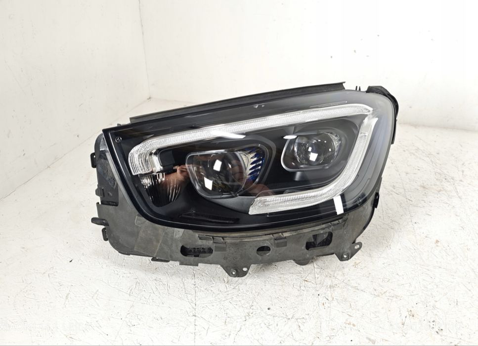 Ляв фар за Mercedes-Benz GLC X253/W253 FaceLift A253 9067103
